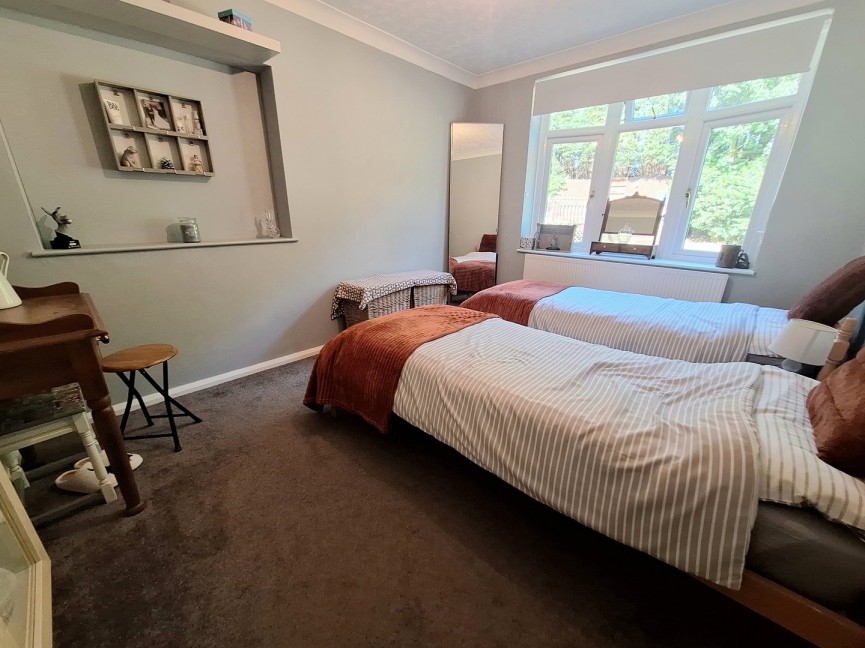 3 bedroom Bungalow for Sale Stratton Park, Biggleswade, Bedfordshire