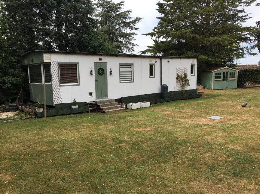 3 bedroom Bungalow for Sale Stratton Park, Biggleswade, Bedfordshire