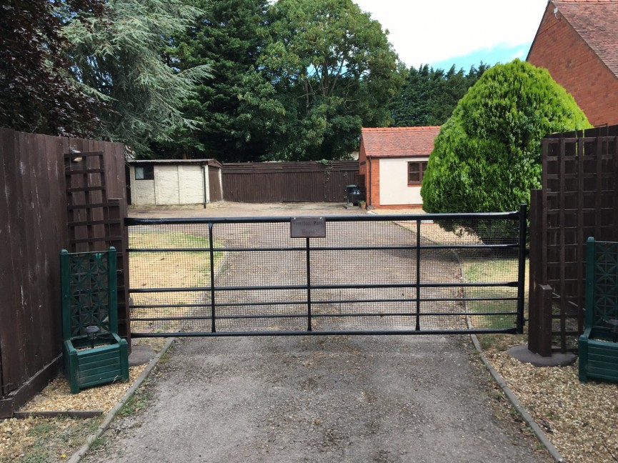 3 bedroom Bungalow for Sale Stratton Park, Biggleswade, Bedfordshire