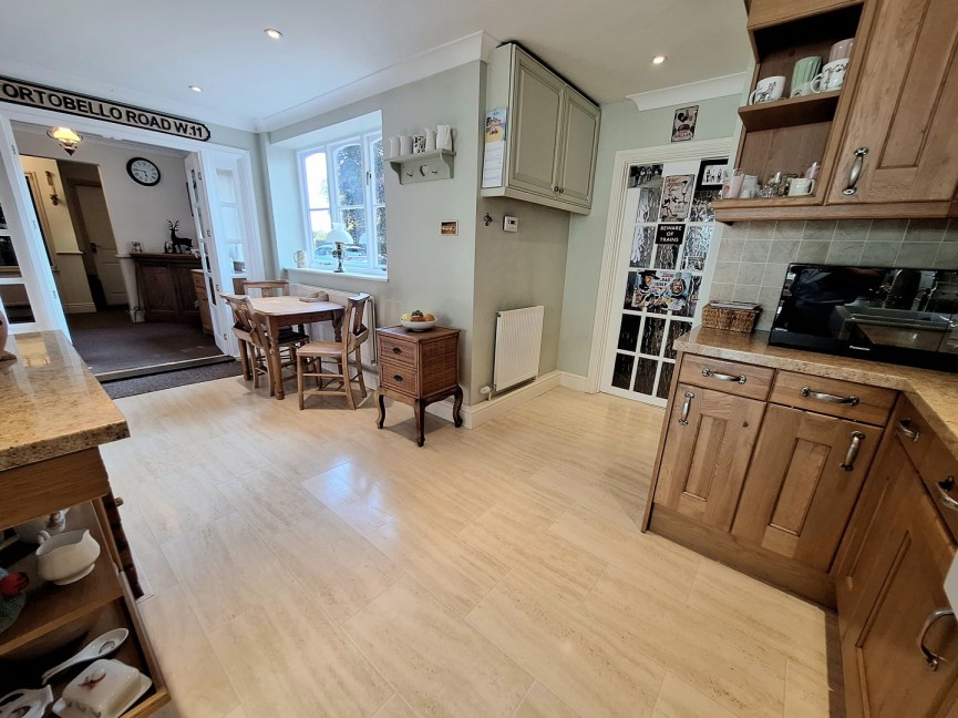 3 bedroom Bungalow for Sale Stratton Park, Biggleswade, Bedfordshire