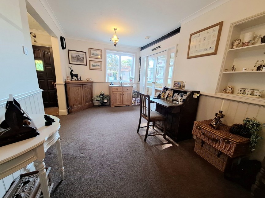 3 bedroom Bungalow for Sale Stratton Park, Biggleswade, Bedfordshire