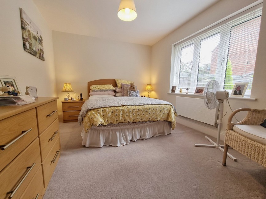 2 bedroom Bungalow for Sale Silsoe, Bedfordshire
