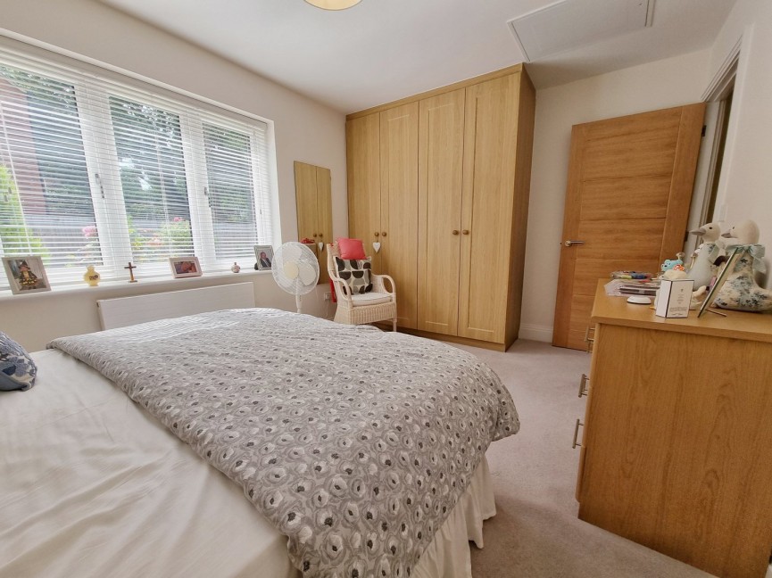 2 bedroom Bungalow for Sale Silsoe, Bedfordshire