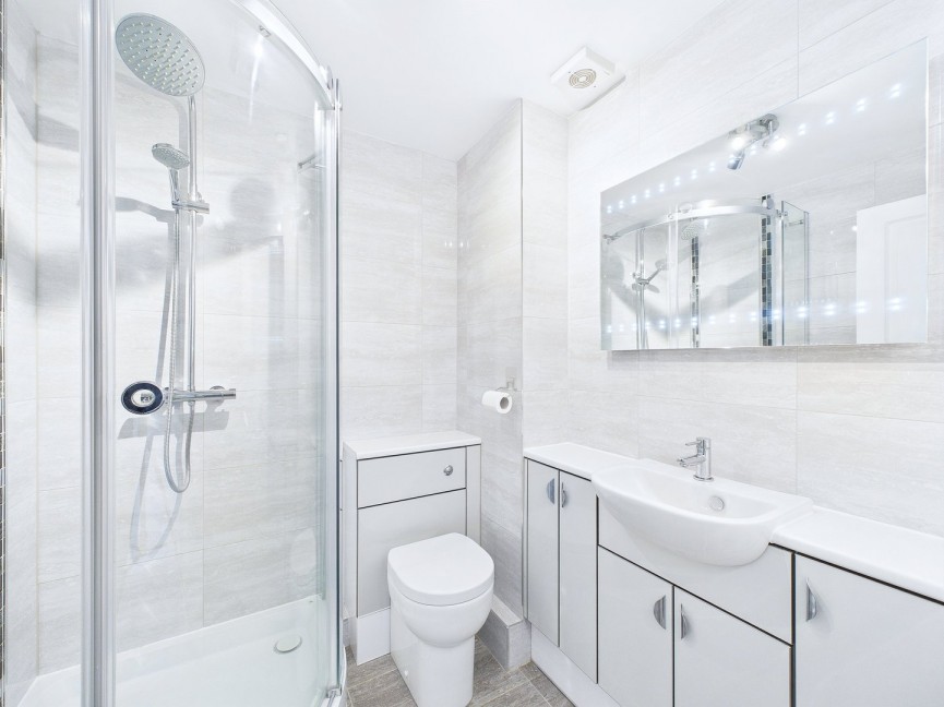 1 bedroom Flat for Sale Keats Way, Hitchin, Hertfordshire