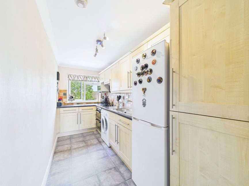 1 bedroom Flat for Sale Keats Way, Hitchin, Hertfordshire