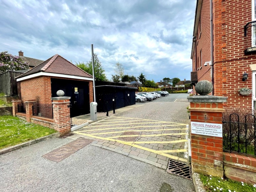 2 bedroom Flat for Sale Royston Road, Baldock, Hertfordshire