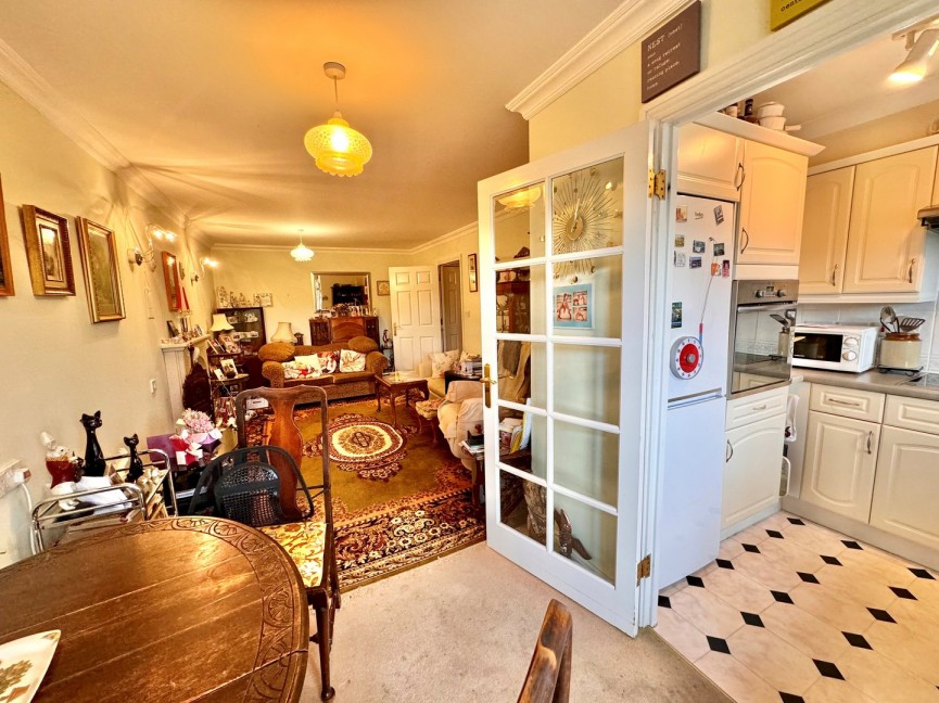 2 bedroom Flat for Sale Royston Road, Baldock, Hertfordshire