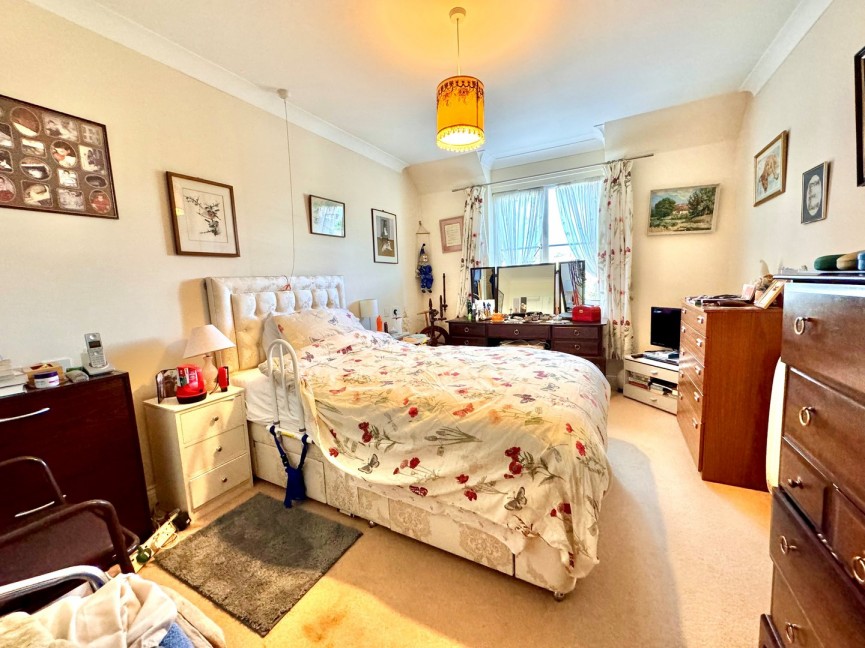 2 bedroom Flat for Sale Royston Road, Baldock, Hertfordshire