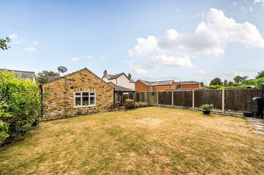 3 bedroom Bungalow for Sale Meppershall, Shefford, Bedfordshire