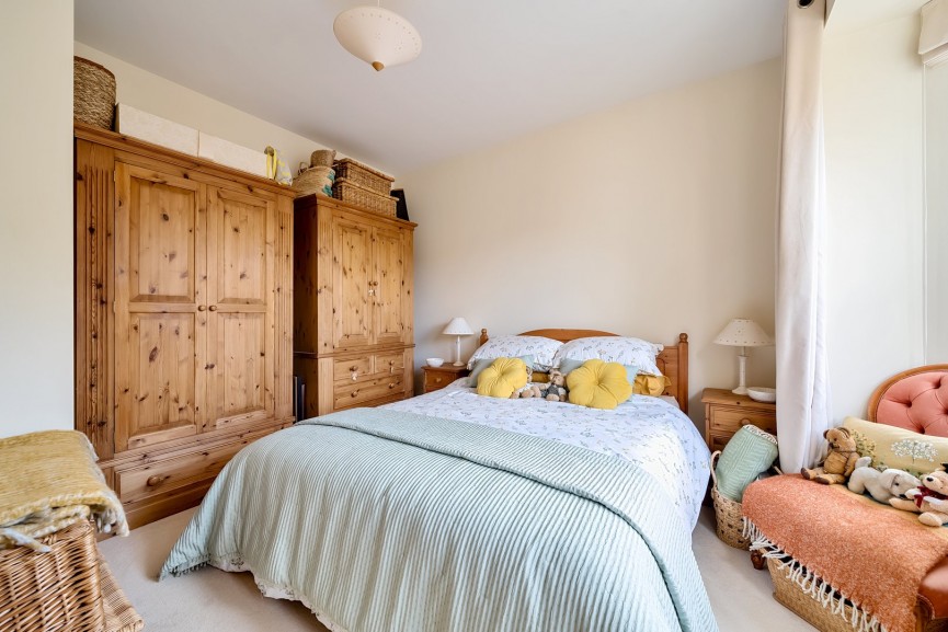 4 bedroom House for Sale Fleming Drive, Fairfield, Hertfordshire