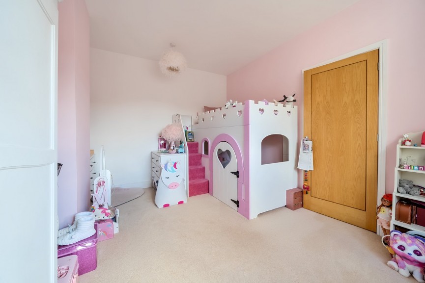 4 bedroom House for Sale Fleming Drive, Fairfield, Hertfordshire