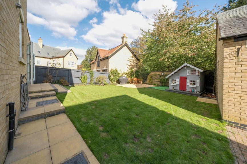 4 bedroom House for Sale Fleming Drive, Fairfield, Hertfordshire