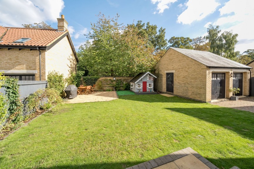 4 bedroom House for Sale Fleming Drive, Fairfield, Hertfordshire