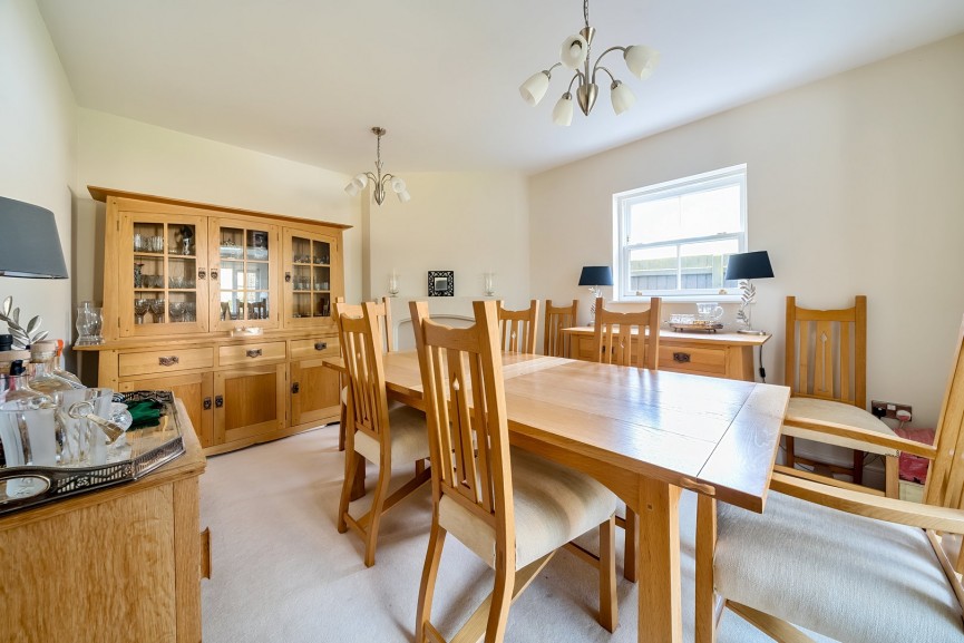 4 bedroom House for Sale Fleming Drive, Fairfield, Hertfordshire