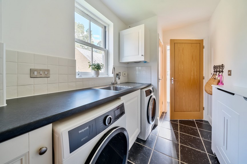 4 bedroom House for Sale Fleming Drive, Fairfield, Hertfordshire