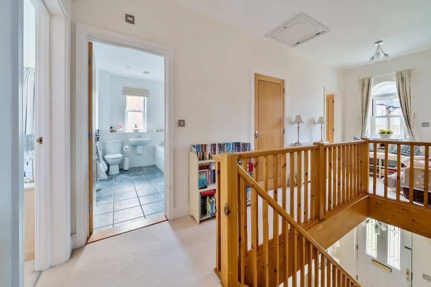 4 bedroom House for Sale Fleming Drive, Fairfield, Hertfordshire
