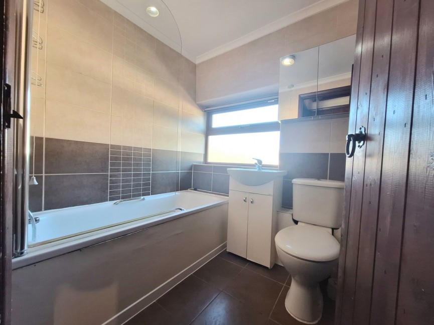 2 bedroom House for Sale Shortmead Street, Biggleswade, Bedfordshire