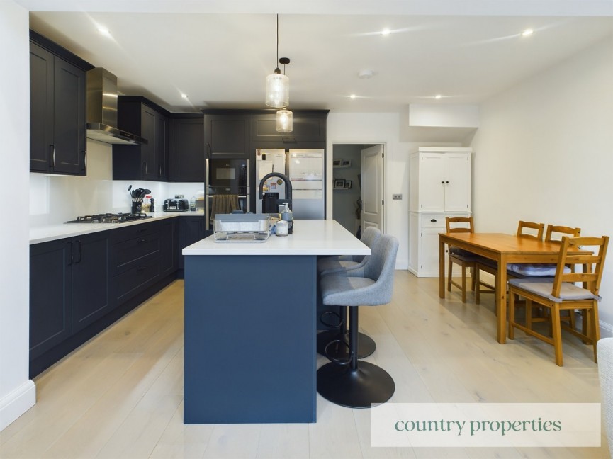 4 bedroom House for Sale Eddington Crescent, Welwyn Garden City, Hertfordshire