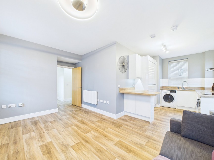 2 bedroom Flat for Sale Nightingale Road, Hitchin, Hertfordshire