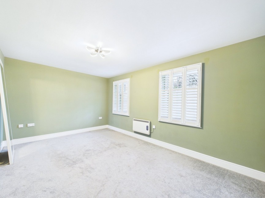 2 bedroom Flat for Sale Nightingale Road, Hitchin, Hertfordshire