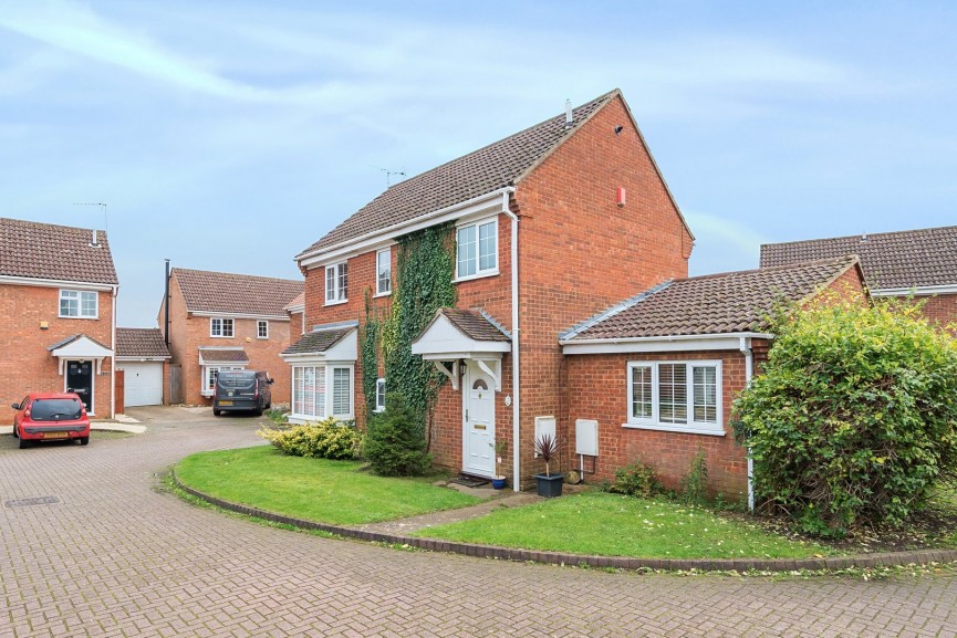 Cornish Close, Shefford, Bedfordshire