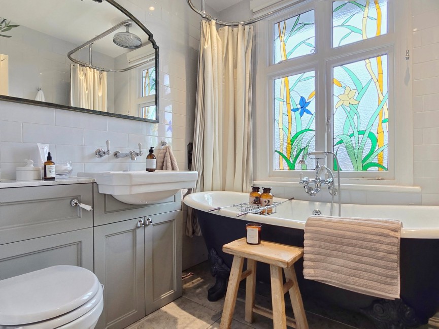 4 bedroom House for Sale Ampthill, Bedford