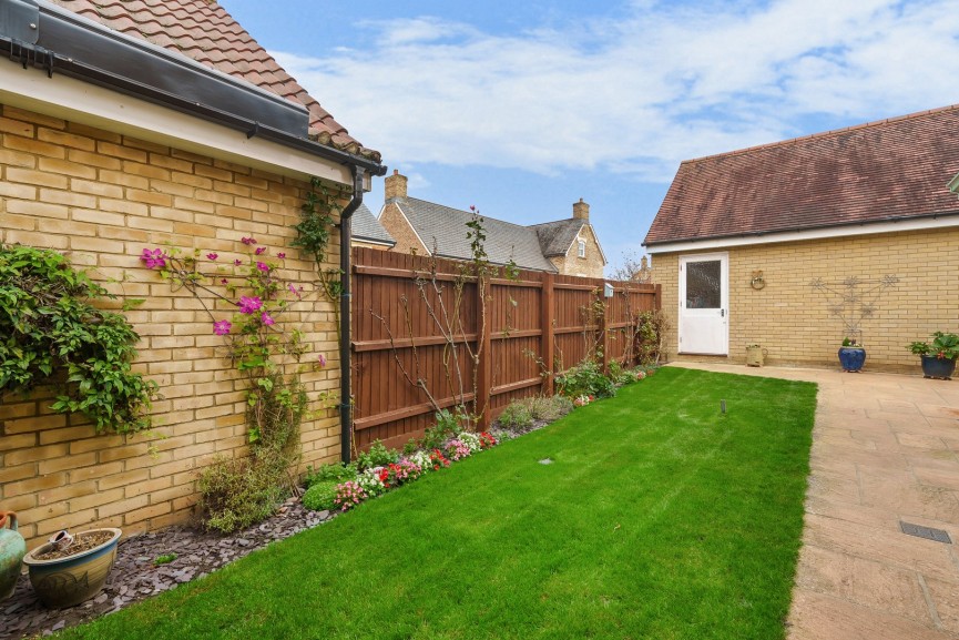 3 bedroom House for Sale Copperfield Close, Fairfield, Bedfordshire