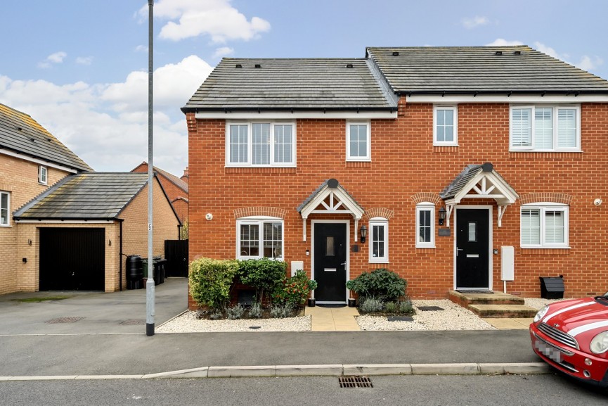 3 bedroom House for Sale Sparrow Gardens, Lower Stondon, Bedfordshire