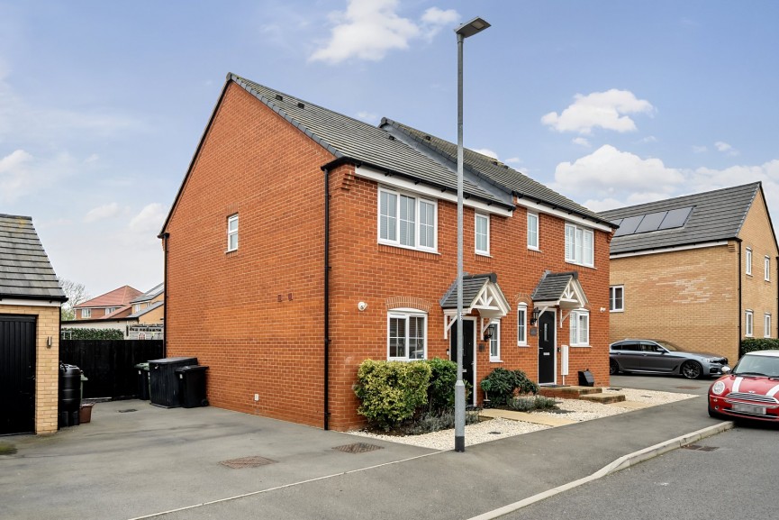 3 bedroom House for Sale Sparrow Gardens, Lower Stondon, Bedfordshire