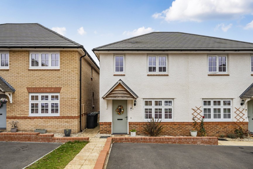 3 bedroom House for Sale Annas Meadow, Shefford, Bedfordshire