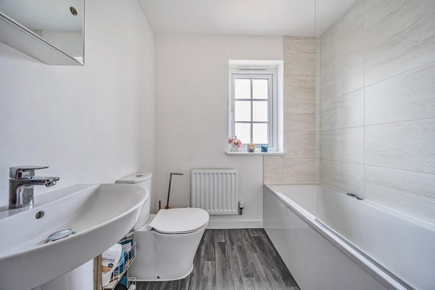 3 bedroom House for Sale Annas Meadow, Shefford, Bedfordshire