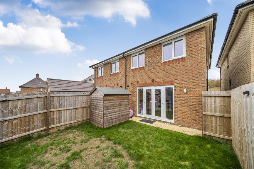 3 bedroom House for Sale Annas Meadow, Shefford, Bedfordshire