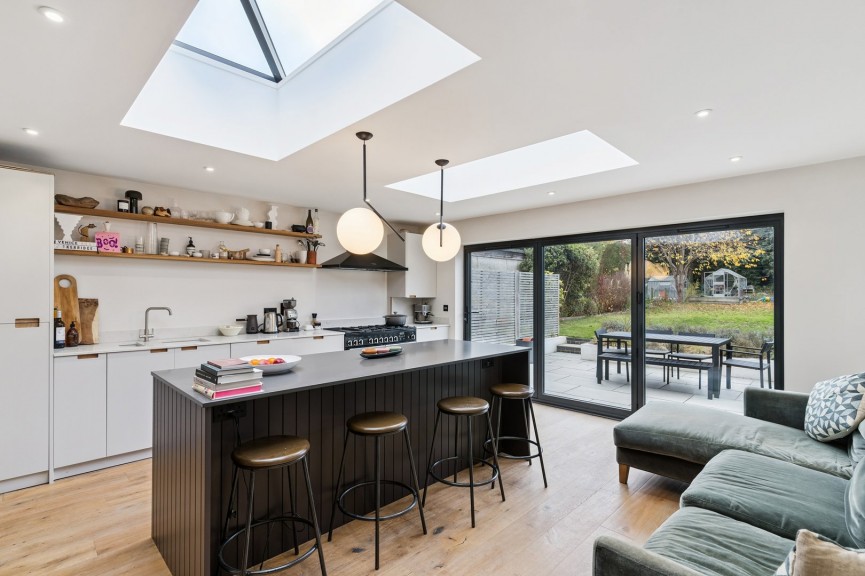 3 bedroom House for Sale Strathmore Avenue, Hitchin, Hertfordshire