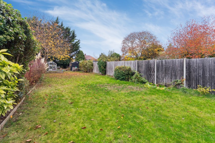 3 bedroom House for Sale Strathmore Avenue, Hitchin, Hertfordshire