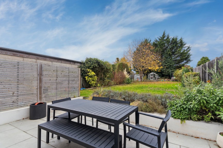 3 bedroom House for Sale Strathmore Avenue, Hitchin, Hertfordshire