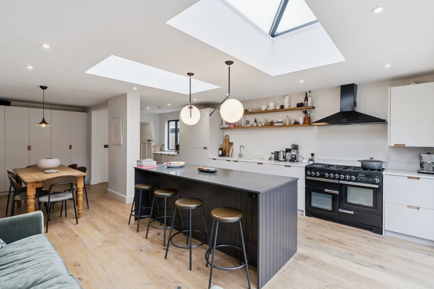 3 bedroom House for Sale Strathmore Avenue, Hitchin, Hertfordshire