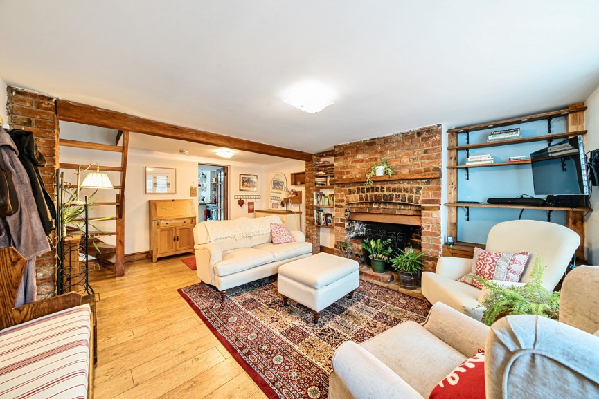 3 bedroom House for Sale Clifton Road, Shefford, Bedfordshire