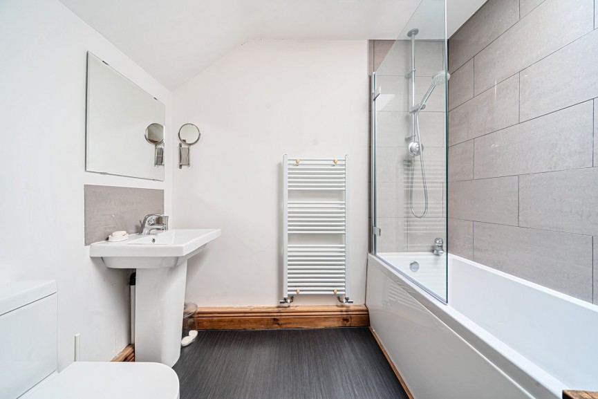 3 bedroom House for Sale Clifton Road, Shefford, Bedfordshire