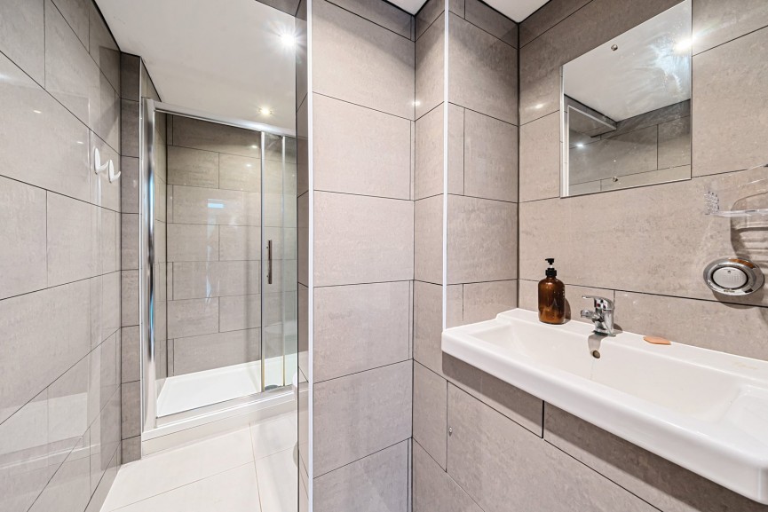 3 bedroom House for Sale Clifton Road, Shefford, Bedfordshire