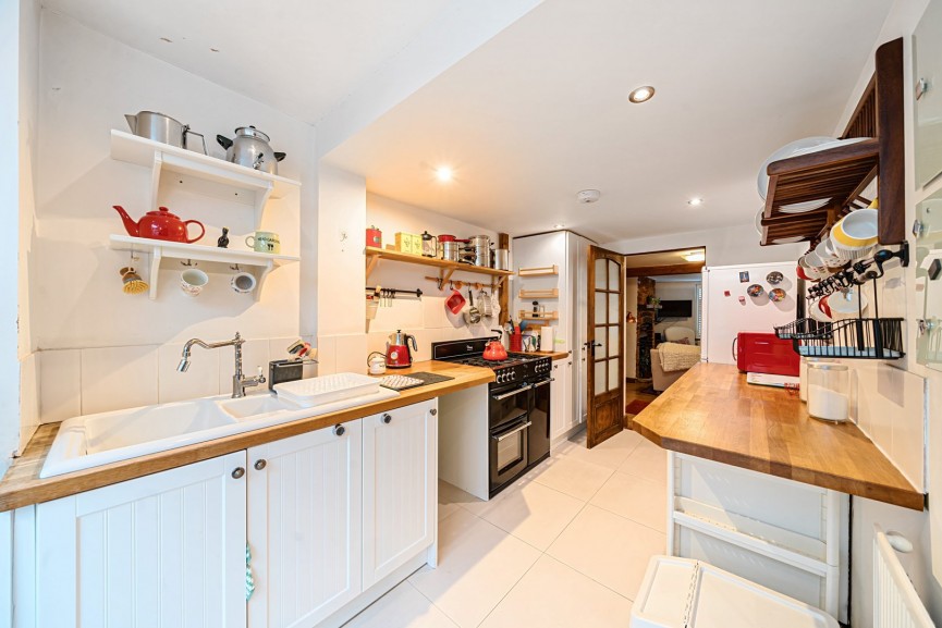 3 bedroom House for Sale Clifton Road, Shefford, Bedfordshire
