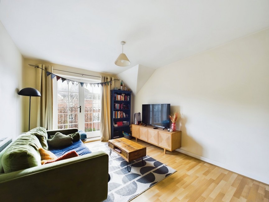 2 bedroom Flat for Sale Peppermint Road, Hitchin, Hertfordshire