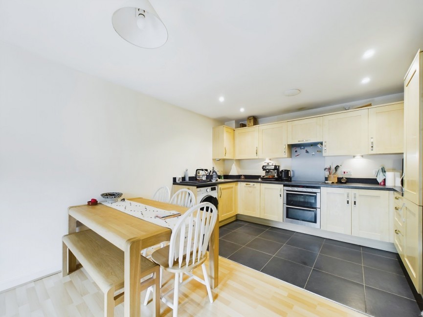 2 bedroom Flat for Sale Peppermint Road, Hitchin, Hertfordshire