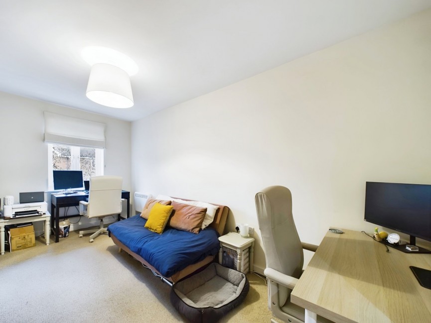 2 bedroom Flat for Sale Peppermint Road, Hitchin, Hertfordshire