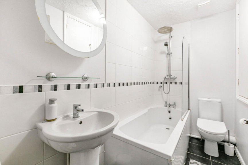 2 bedroom House for Sale Heyford Way, Hatfield, Hertfordshire
