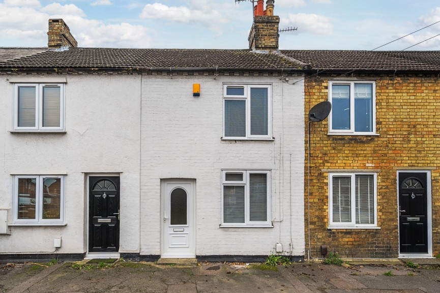 2 bedroom House for Sale High Street, Arlesey, Bedfordshire