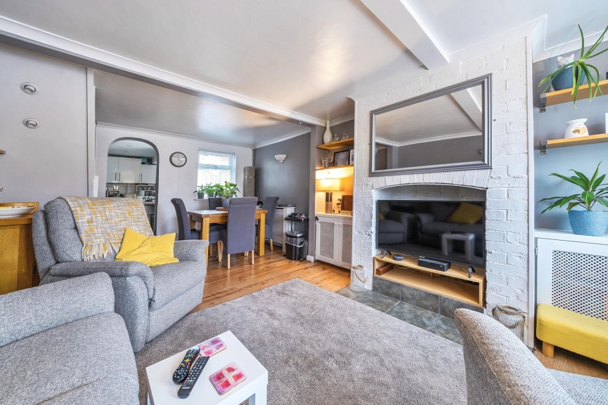 2 bedroom House for Sale High Street, Arlesey, Bedfordshire