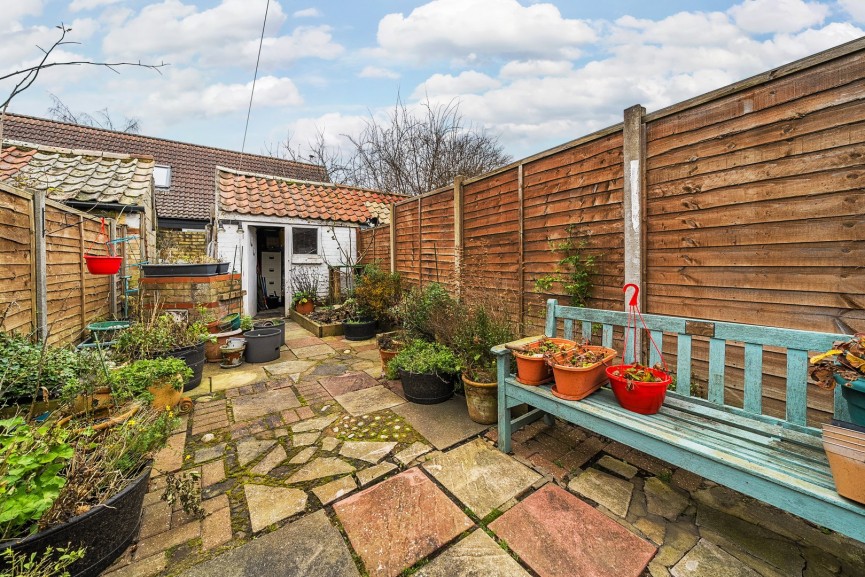 2 bedroom House for Sale High Street, Arlesey, Bedfordshire