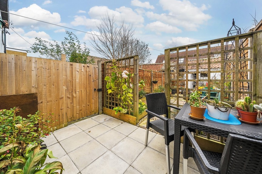2 bedroom House for Sale High Street, Arlesey, Bedfordshire