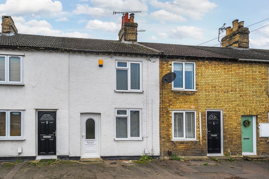 2 bedroom House for Sale High Street, Arlesey, Bedfordshire