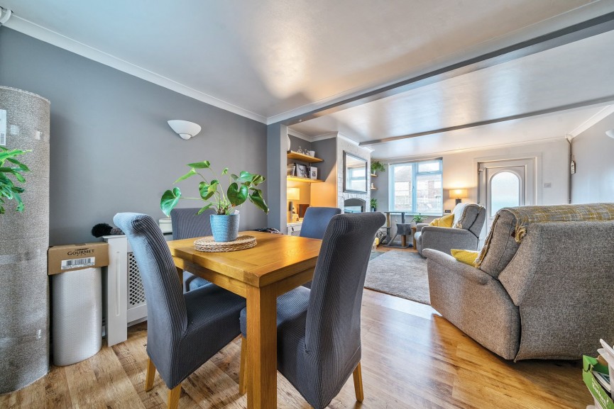 2 bedroom House for Sale High Street, Arlesey, Bedfordshire